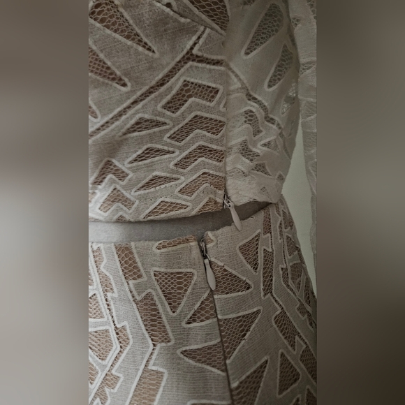 L’ATISTE White Lace Two-Piece Set – Crop Top & Mini Skirt. Size Medium - Picture 9 of 16